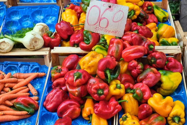 Red Yellow Bell Pepper Sale Market — Stock Photo, Image