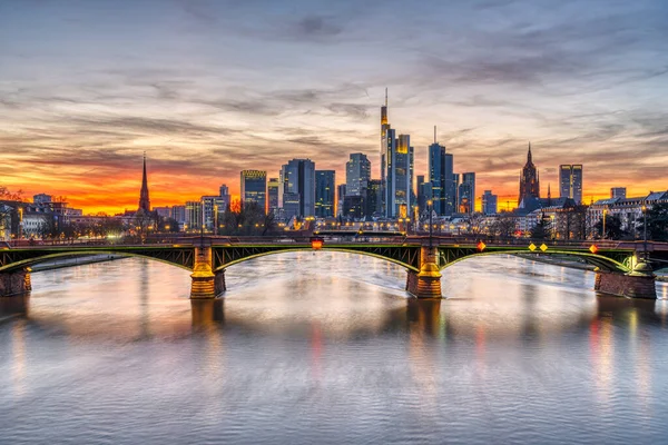 Skyline Van Frankfurt Duitsland Zonsondergang — Stockfoto