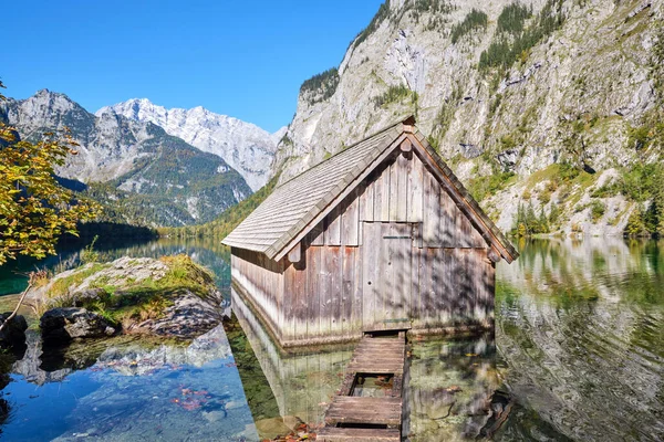Der Schöne Obersee Den Bayerischen Alpen Mit Einem Hölzernen Bootshaus — Stockfoto