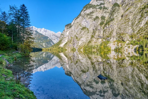 Der Herrliche Obersee Den Bayerischen Alpen Mit Einem Spiegel Der — Stockfoto