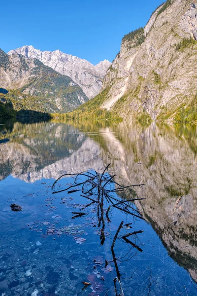 Der Wunderschöne Obersee Den Bayerischen Alpen Mit Der Spiegelung Der — Stockfoto