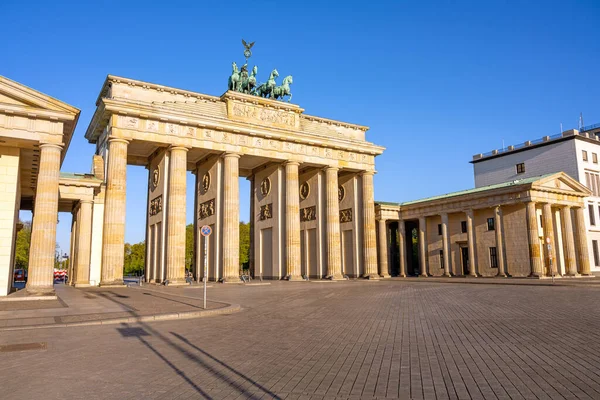 Den Berömda Brandenburger Tor Berlin Tidigt Morgonen Utan Människor — Stockfoto