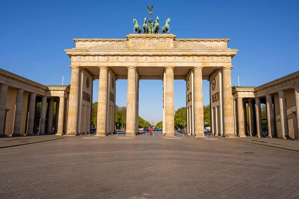 Διάσημο Brandenburger Tor Στο Βερολίνο Χωρίς Ανθρώπους — Φωτογραφία Αρχείου