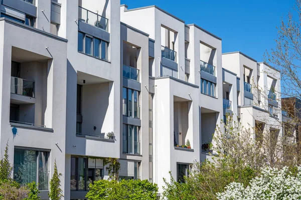 Moderne Hvite Rekkehus Sett Berlin Tyskland – stockfoto