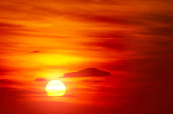 Bright red sunrise — Stock Photo, Image