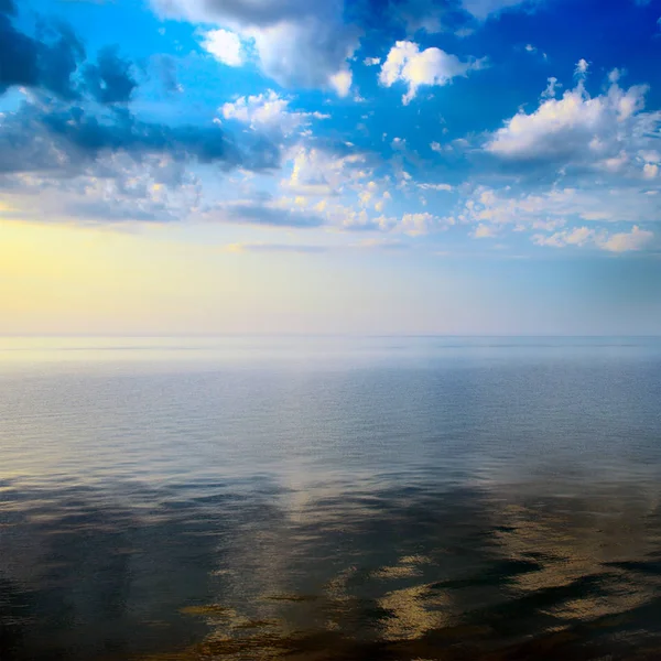 아름다운 일출 광경 바다 위 로 — 스톡 사진