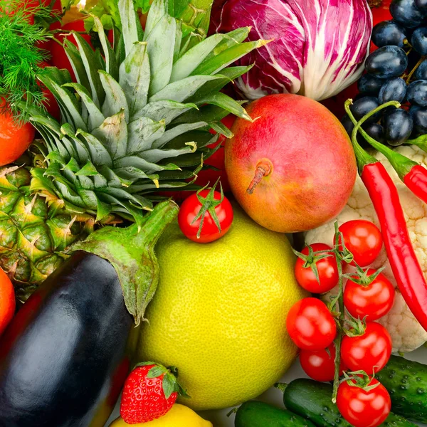 Választék a friss gyümölcsök és zöldségek — Stock Fotó