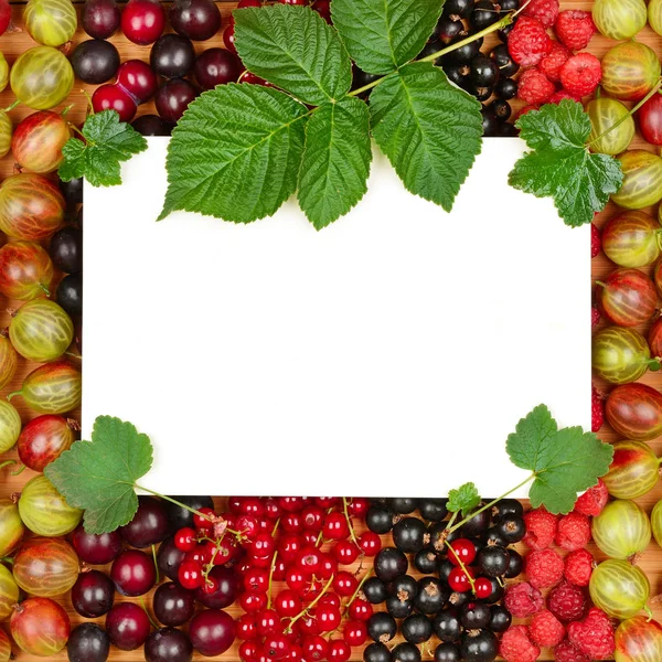 Rezeptkarte auf Hintergrund von frischen Beeren — Stockfoto