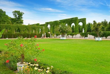 Parkta Schwetzingen, Almanya'nın güzel glade.