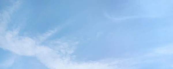 Nuvens Brancas Céu Azul — Fotografia de Stock