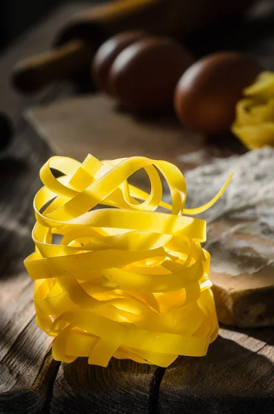 Tagliatelle de pasta italiana Imágenes De Stock Sin Royalties Gratis