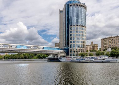 Moskova, Rusya - Moskova şehir merkezi modern köprü Bagration ve iş 20 Mayıs 2017