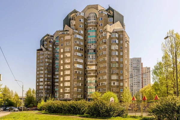 Moskau, russland -juni 26 2017 moderne wohnhochhäuser in neuen bezirken von moskau — Stockfoto