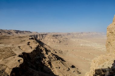 Ölü Deniz Güney İsrail yakınındaki dağ Massada eski kale kalıntıları