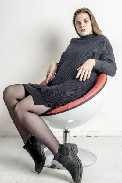 Young Beautiful Girl Sitting Gray Long Warm Sweater — Stock Photo, Image