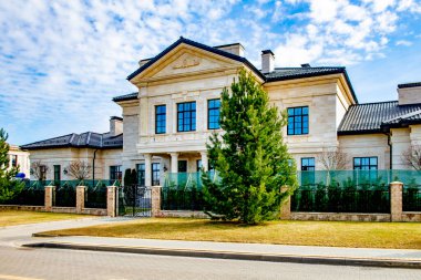Moskova bölgesinde iki katlı birinci sınıf konak.