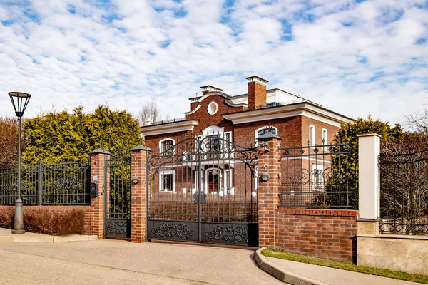 Zweistöckiges Haus Der Gehobenen Klasse Der Moskauer Region — Stockfoto