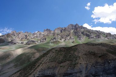 Sonamarg ve Kargil Ladakh, Hindistan arasında peyzaj