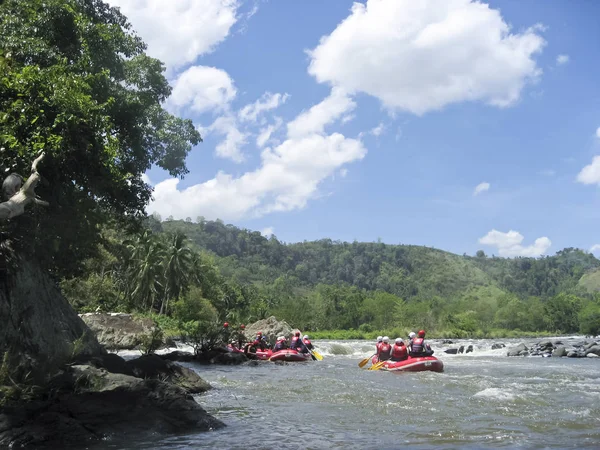 White water rafting cagayan rivier mindanao Filippijnen — Stockfoto