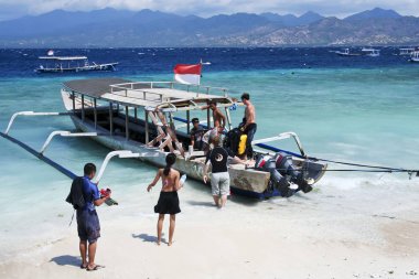 Dalış tekne Gili Trawangan Beach üzerinde