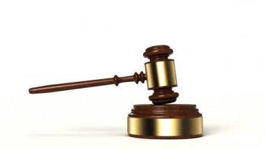 2 klip - 3 boyutlu tokmak animasyonu beyaz arkaplan üzerinde ses bloğuna çarpıyor