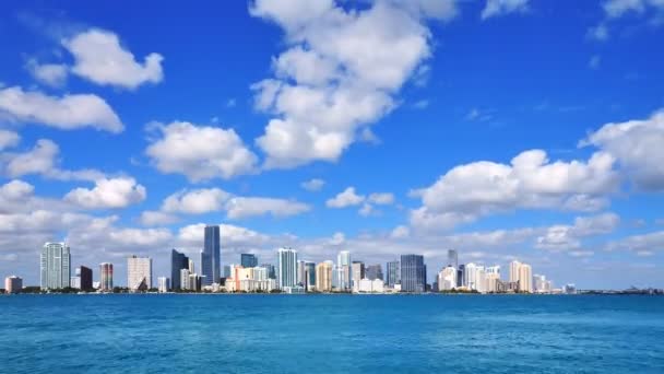 マイアミスカイライン 南フロリダの美しい晴れた日に時間の経過 — ストック動画