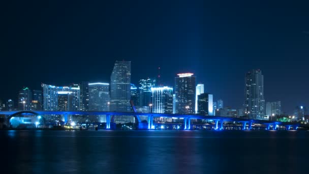 Time Lapse Van Miami Skyline Nachts Koele Blauwe Kleuren — Stockvideo