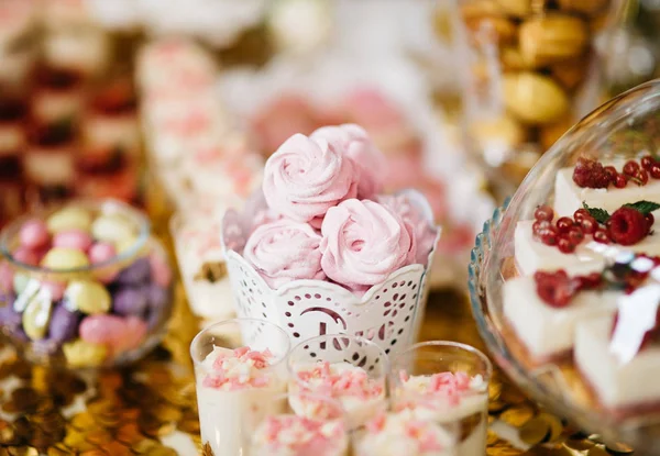 Delicious wedding reception candy bar — Stock Photo, Image