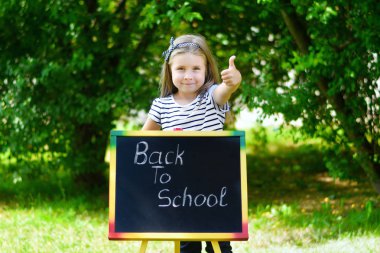 Okula geri dönmeyi heyecanlı hissediyorum komik liseli kızlar