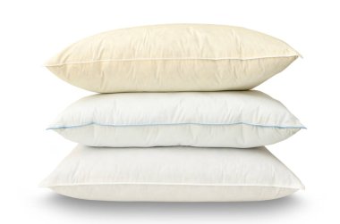 Farklı renkteki üç yastık yığını