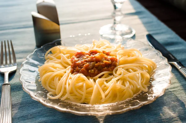 Appetizing dish of spaghetti with tomato paste — Stock Photo, Image