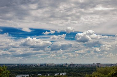 Le doğru Dinyeper kıyısında görünümünden Ukrayna, Kiev,