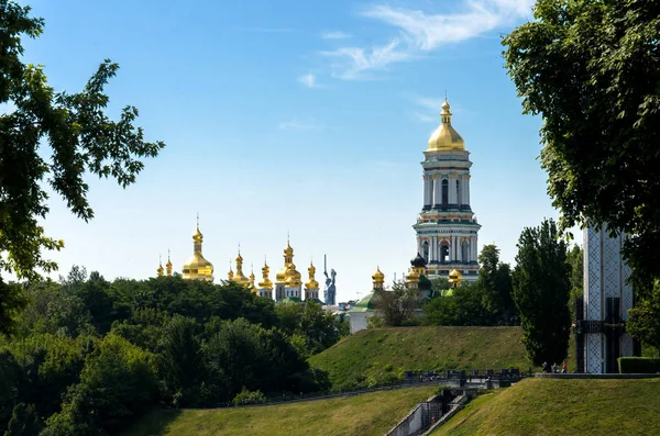 Ucrânia, Kiev. Vista do Kiev ortodoxo-Pechersk Lavra do — Fotografia de Stock