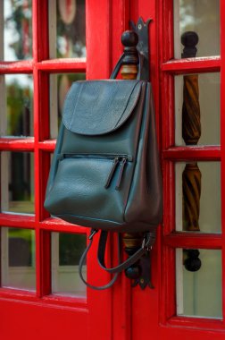 Asılı gri kentsel moda deri sırt çantası