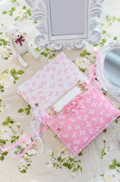 Beautiful pink handmade notepad on the table. — Stock Photo, Image