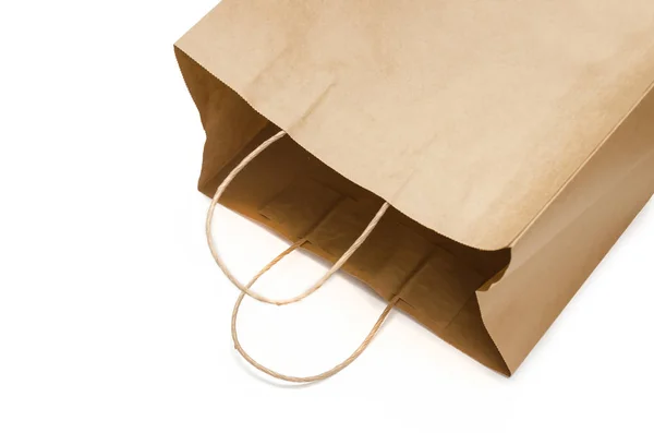Brązowy papier torba z papieru kraft. Otwórz pakiet. Torba na zakupy iso — Zdjęcie stockowe