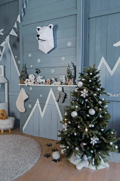 Festive decoration of a children's bedroom for the Christmas hol — 스톡 사진