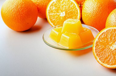 Agar agar 'dan portakal reçeli. Sağlıklı vejetaryen tatlıları. Sağlıklı beslenme, zararlı olanın sağlıklı olanın yerine geçmesidir..