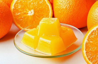 Agar agar 'dan portakal reçeli. Sağlıklı vejetaryen tatlıları. Sağlıklı beslenme, zararlı olanın sağlıklı olanın yerine geçmesidir..