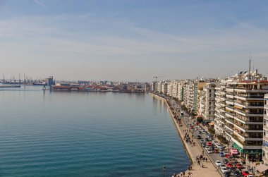Beyaz Kule Müzesi 'nin en üst gözlem güvertesinden Selanik şehrinin güzel panoramik manzarası.