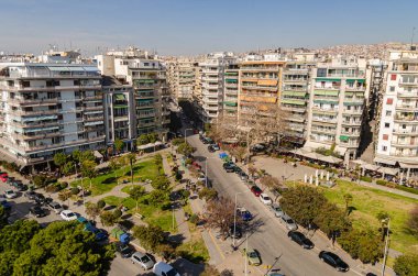 Beyaz Kule Müzesi 'nin en üst gözlem güvertesinden Selanik şehrinin güzel panoramik manzarası.
