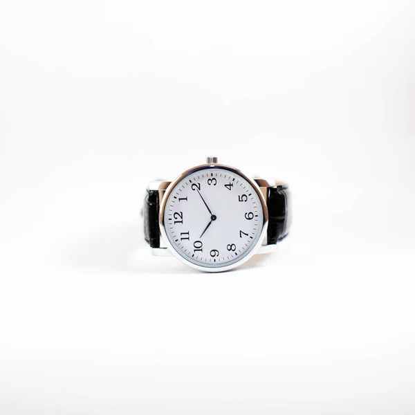 Reloj primer plano aislado sobre fondo blanco — Foto de Stock
