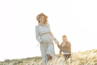 Doğada çocuklu bir anne.. 