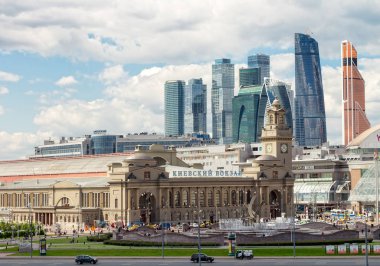 Kievsky tren istasyonu