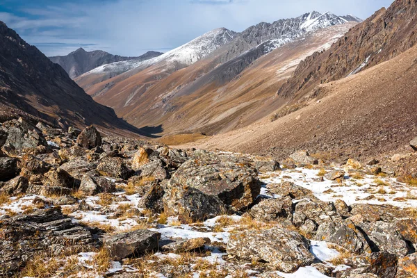 田山的山地景观. — 图库照片