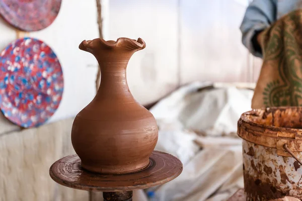 Pot pada roda tembikar — Stok Foto