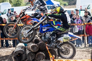 Aşırı spor motosiklet, motokros rekabet