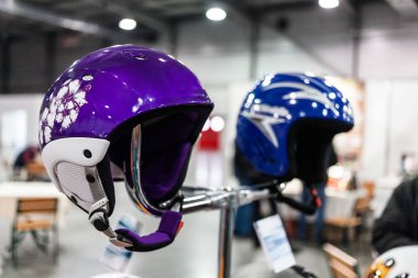Kayak kask ve Kayak gözlüğü mağazasında.