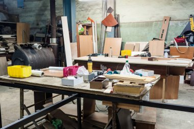 Çeşitli araçları ve malzemeleri marangozluk Çalıştayı.