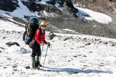 Dağlar, Tien Shan, Kırgızistan, rahatlatıcı fiyatı.